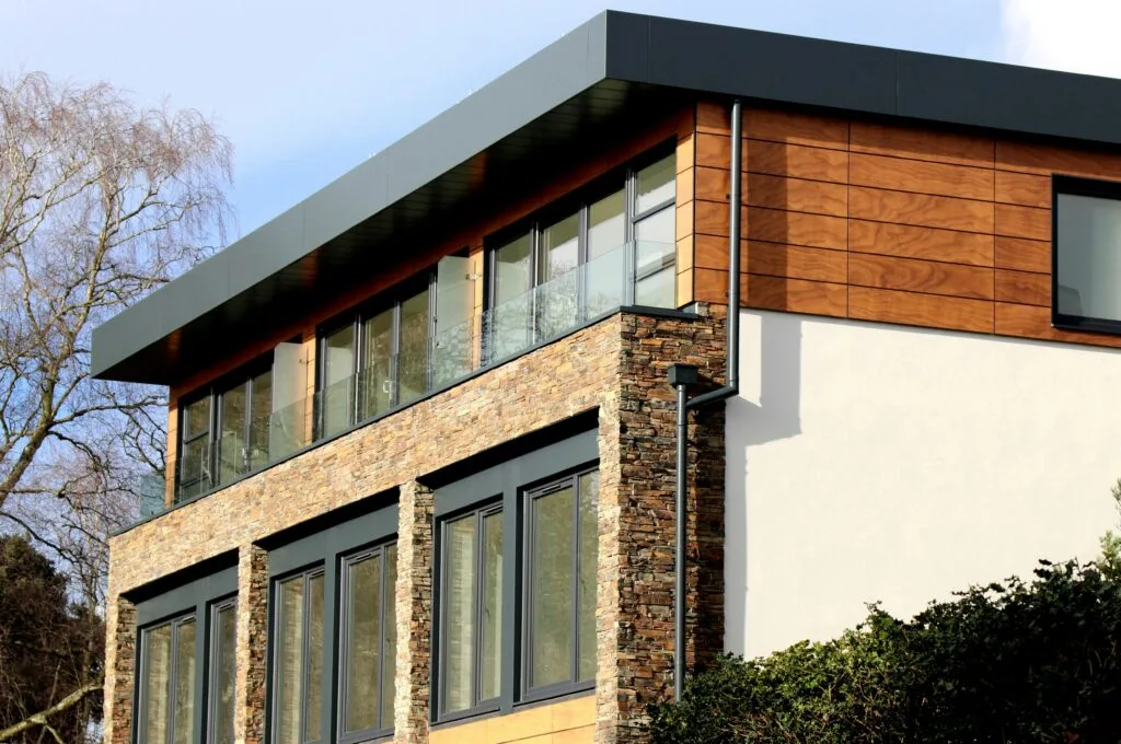 Contemporary Victoria BC house with spotless exterior windows after professional cleaning